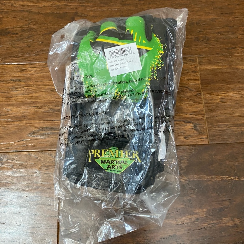 NWT Martial Arts Gloves - Small